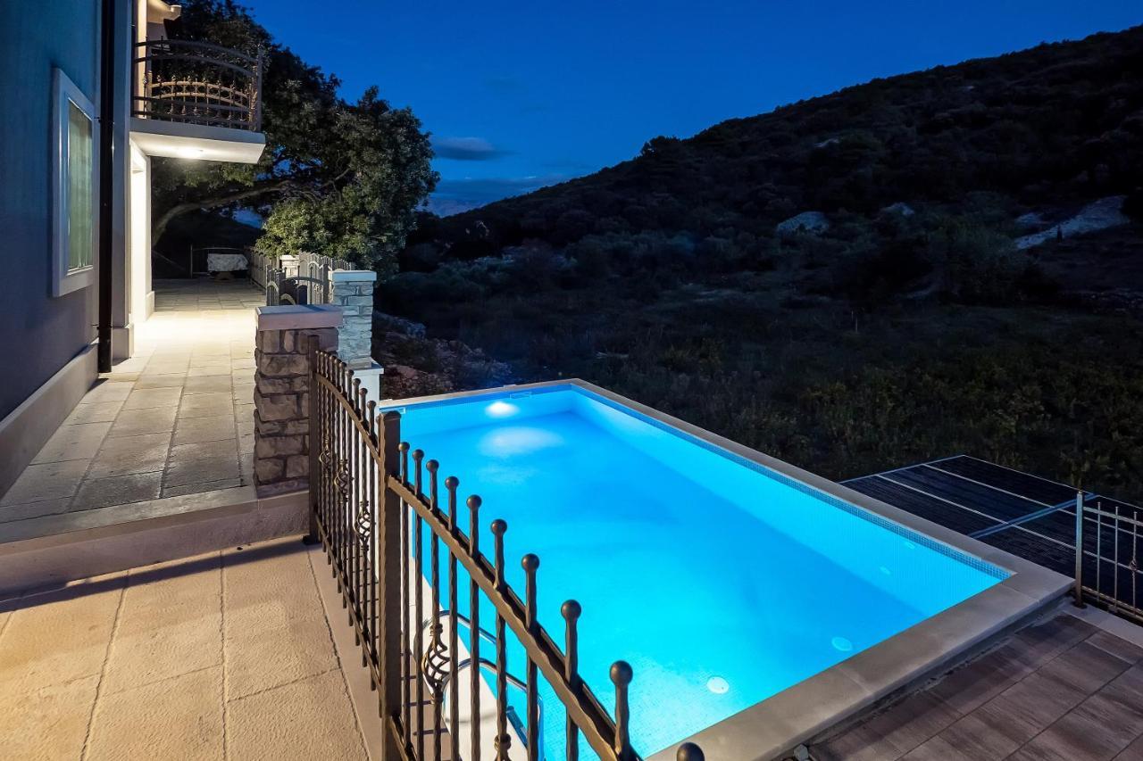 Holiday Home Beyla Pucisca Zewnętrze zdjęcie
