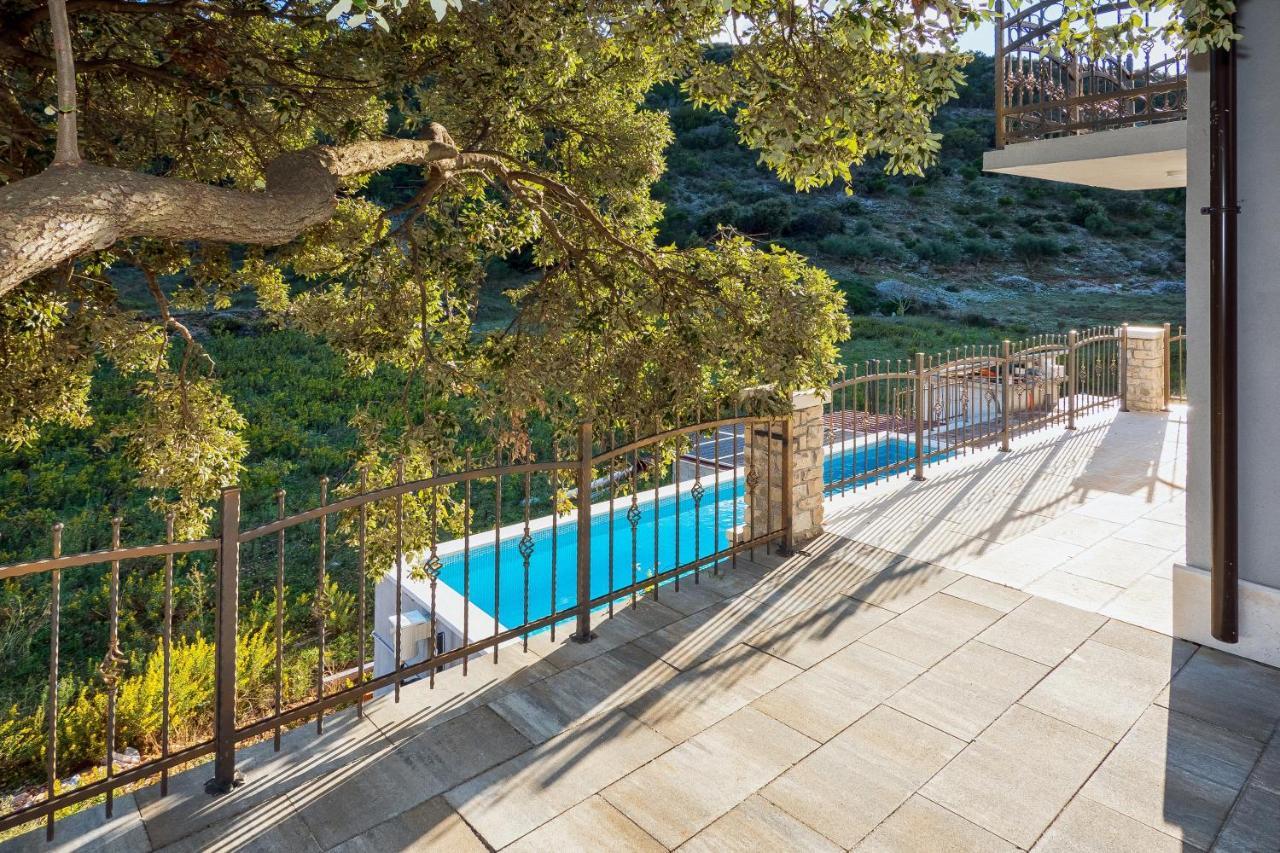 Holiday Home Beyla Pucisca Zewnętrze zdjęcie